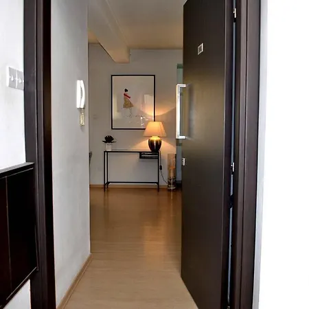Aristotle's Apartamento *